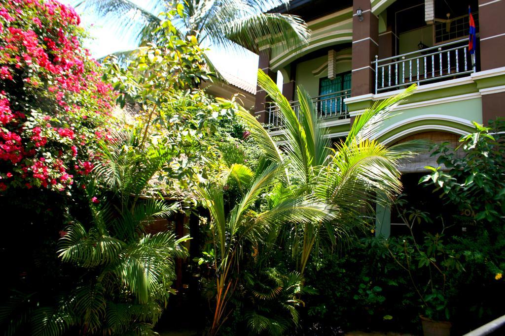 Firefly Guesthouse - The Berlin Angkor Сиемрип Экстерьер фото