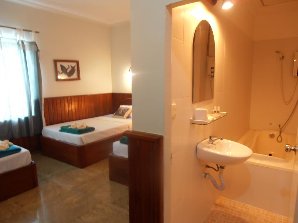 Firefly Guesthouse - The Berlin Angkor Сиемрип Экстерьер фото