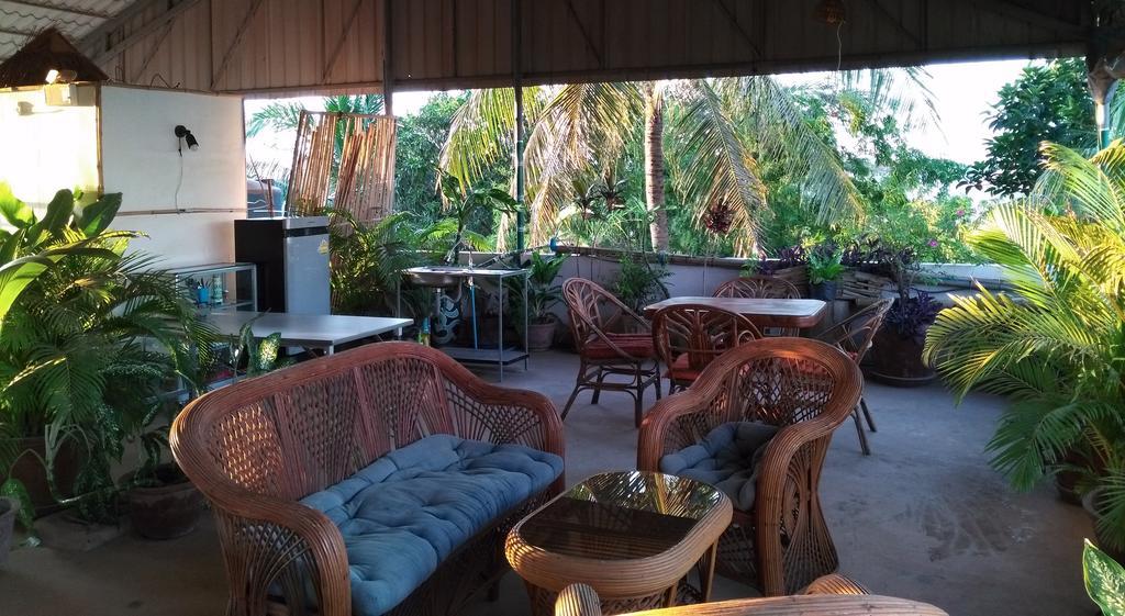 Firefly Guesthouse - The Berlin Angkor Сиемрип Экстерьер фото