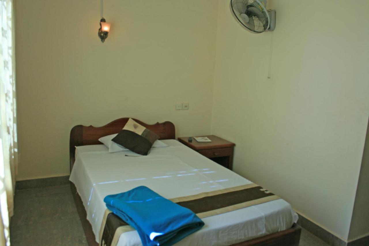 Firefly Guesthouse - The Berlin Angkor Сиемрип Экстерьер фото