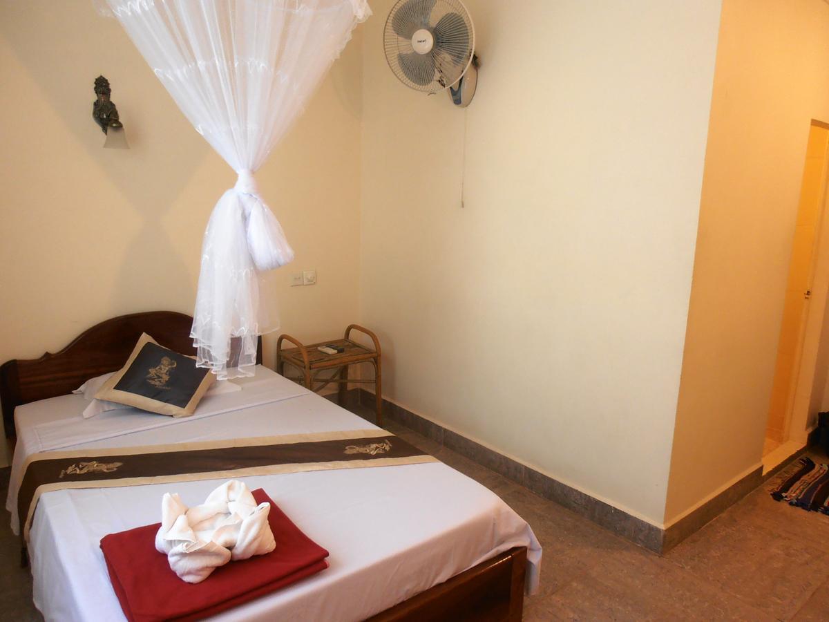 Firefly Guesthouse - The Berlin Angkor Сиемрип Экстерьер фото